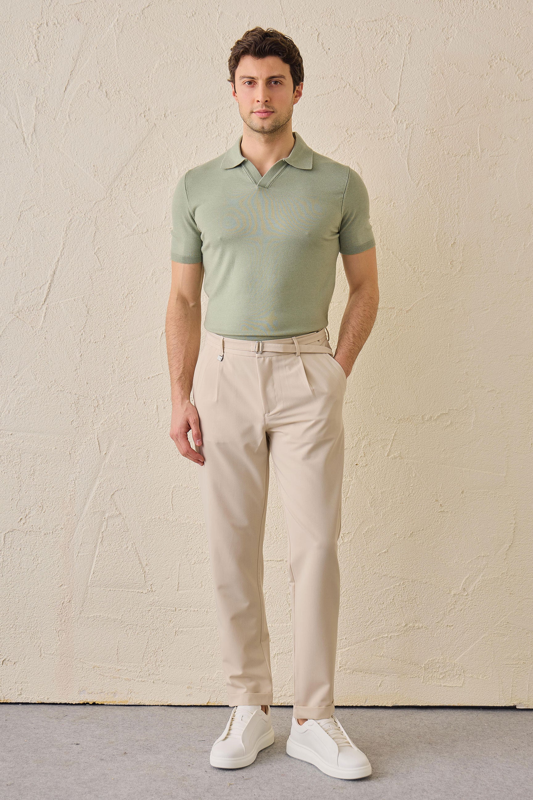 Beige geplooide Gurkha-broek voor heren, verstelbare taille, getailleerde pasvorm