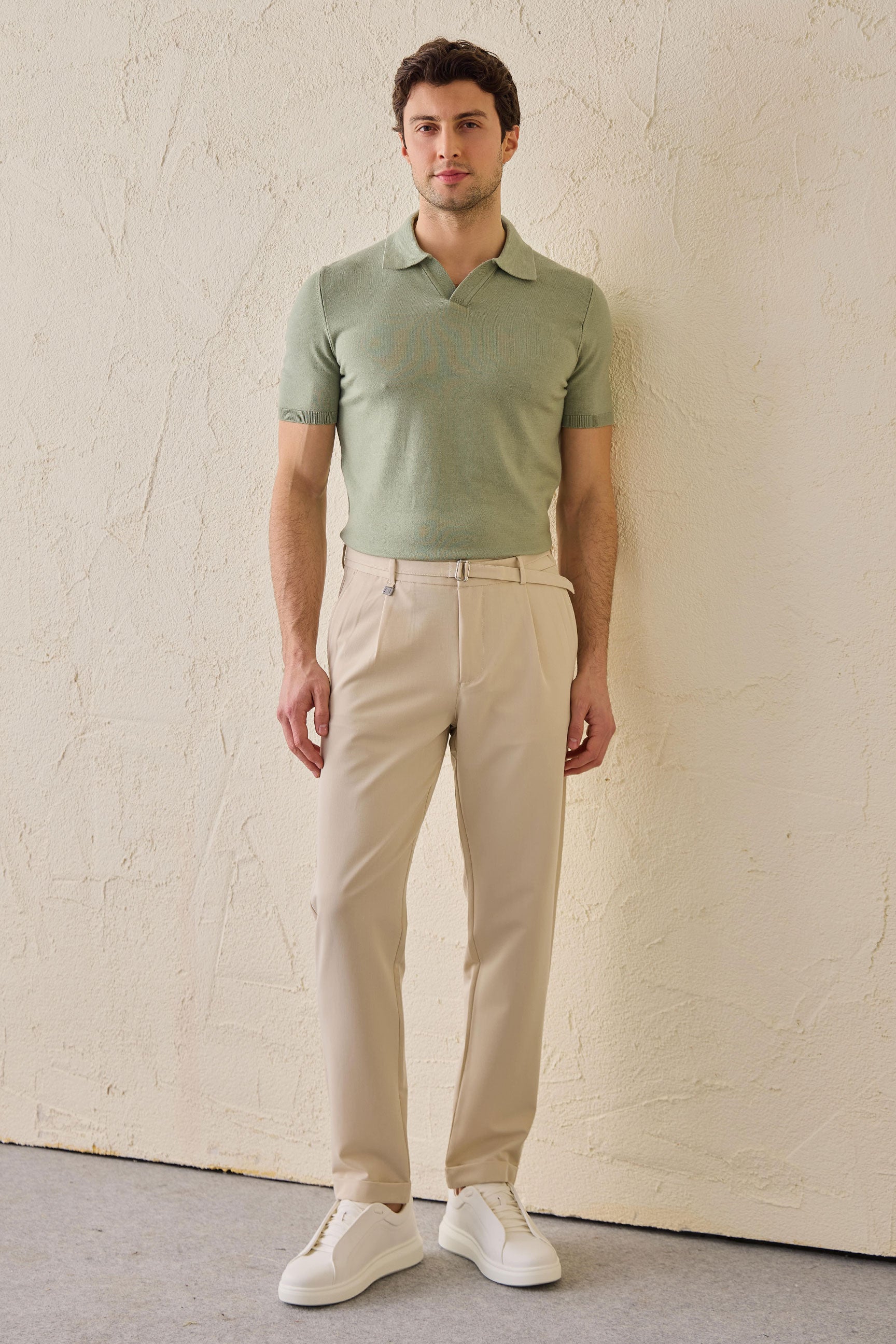 Beige geplooide Gurkha-broek voor heren, verstelbare taille, getailleerde pasvorm