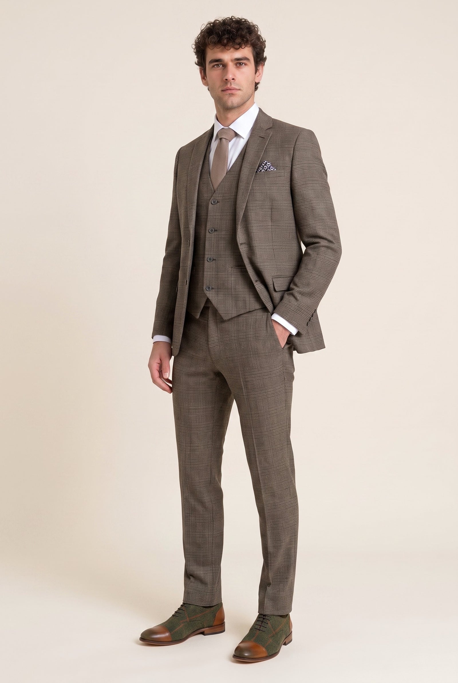 Look #603 styled with Heren Tan Brown Classic Check Slim Fit 3-delig pak