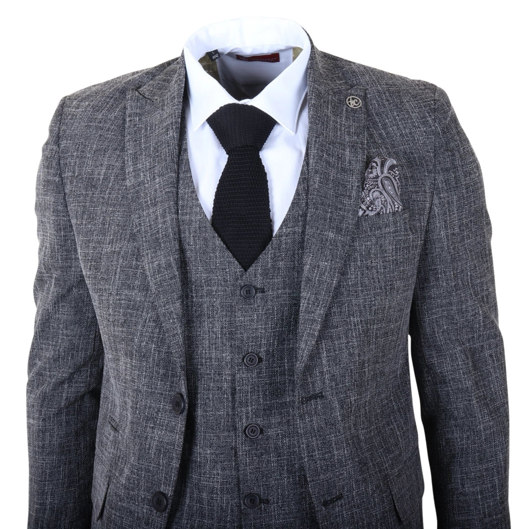 IM33 - Zwart driedelig herenpak met getailleerde pasvorm