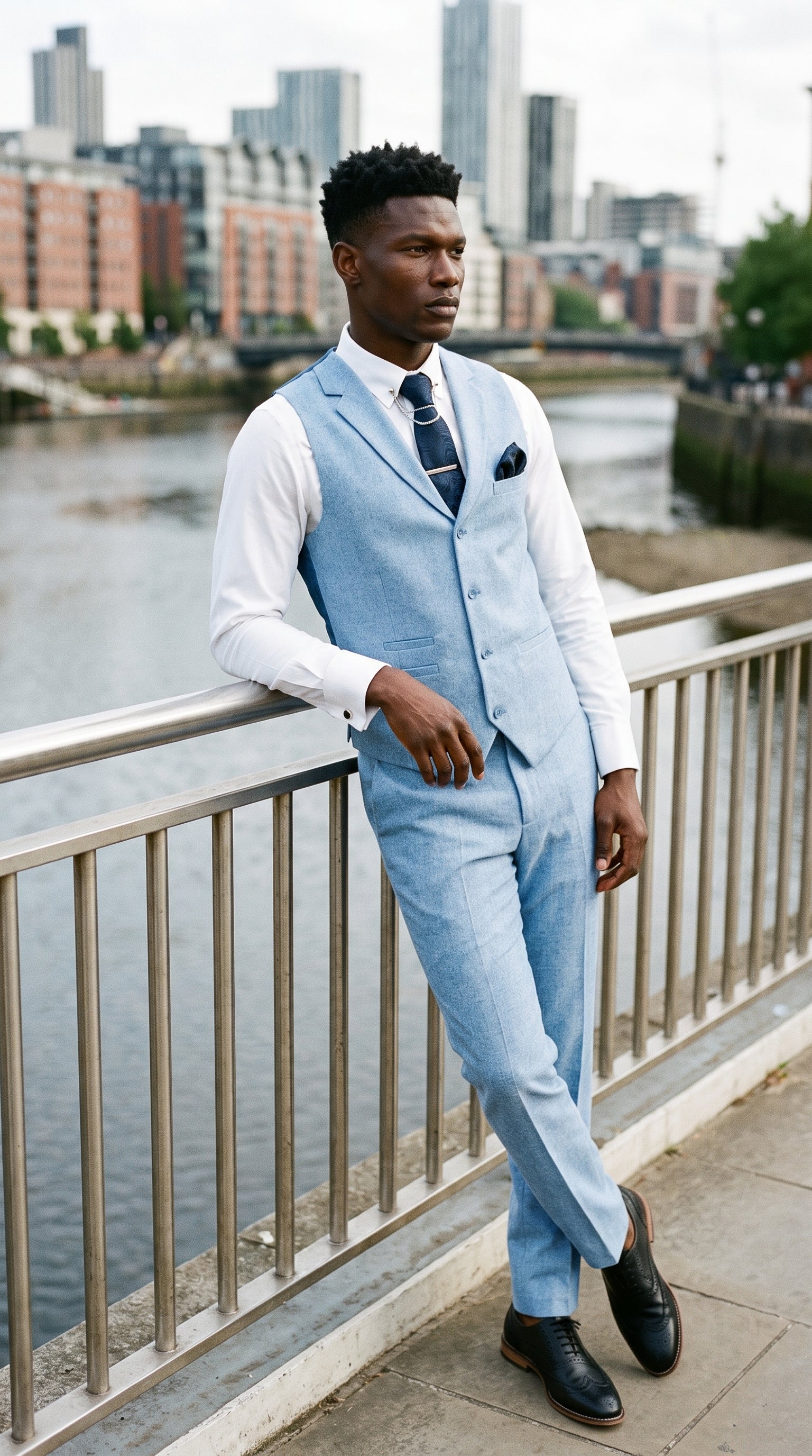Look #339 styled with TP-12 - Heren zomerpak gilet broek linnen formeel koningsblauw bruiloft