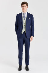 Belmont marineblauw pak met contrasterend Belmont saliegroen vest.