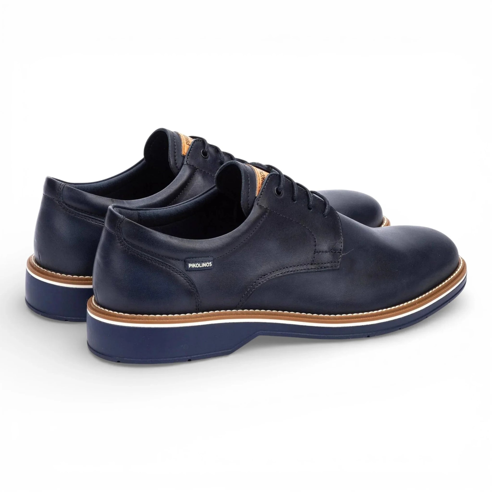 Claret - Herenschoenen van blauw leer met vetersluiting, model Derby.