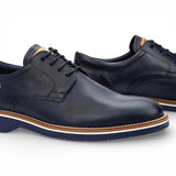 Claret - Herenschoenen van blauw leer met vetersluiting, model Derby.