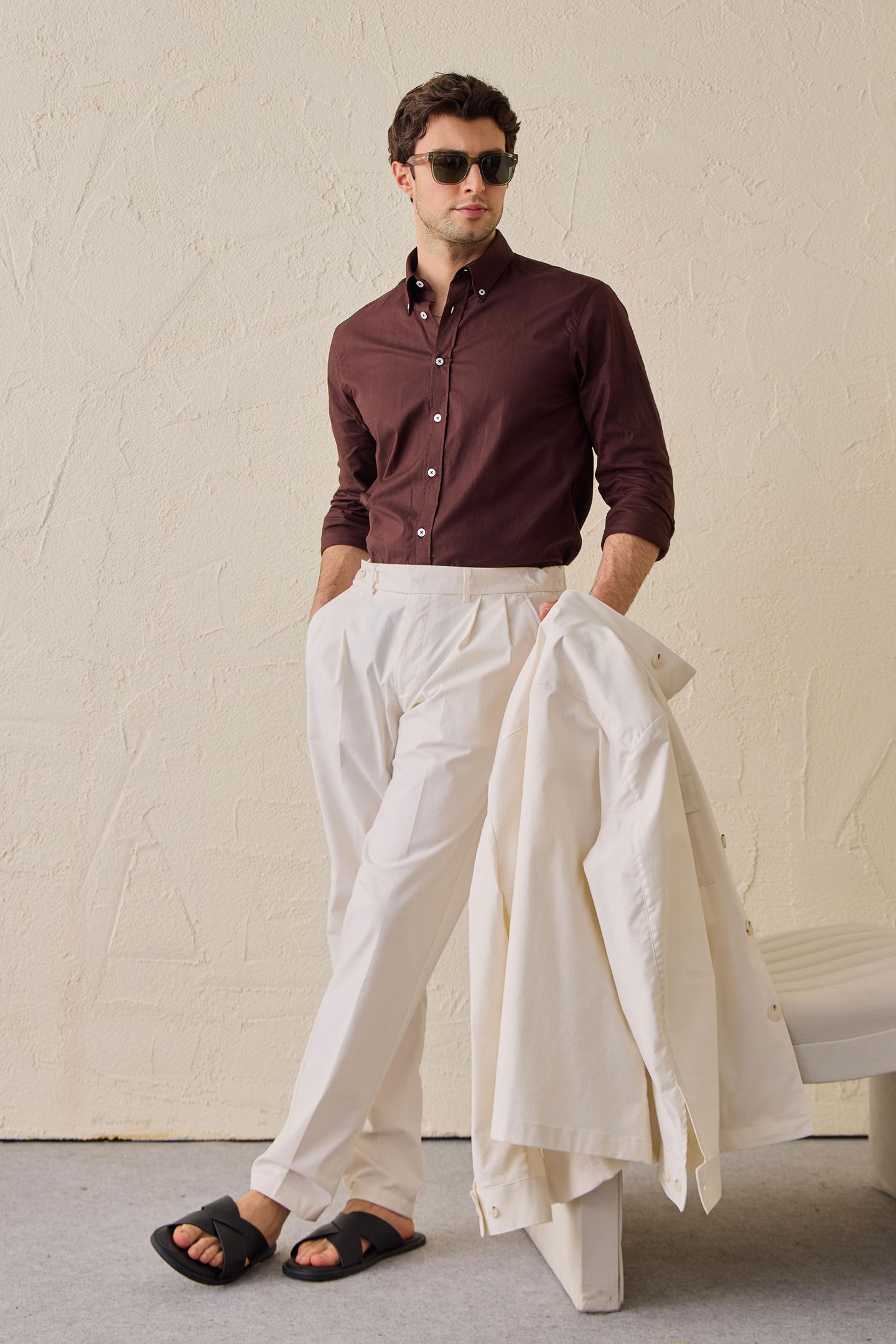 Witte geplooide smart casual broek voor heren, klassieke pasvorm.