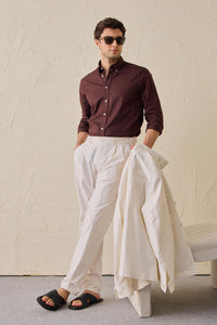 Witte geplooide smart casual broek voor heren, klassieke pasvorm.
