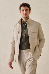 Beige utility-jas voor heren, lichtgewicht katoenmix, smart casual model.