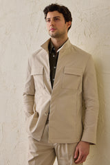 Beige utility-jas voor heren, lichtgewicht katoenmix, smart casual model.