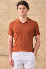 Herenpolo met ribbels in roestbruine kleur