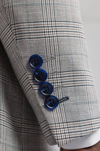 Hugo Heren Lichtgrijs Driedelig Pak met Marineblauwe Ruit en Fluwelen Bies