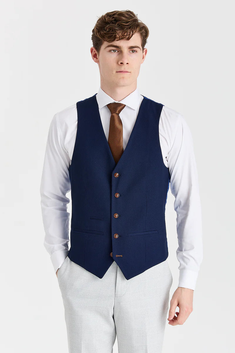 Mark Stone-pak met contrasterend marineblauw Mayfair-vest.