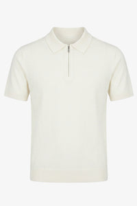 Off-White gebreide polo met ritssluiting in de hals en korte mouwen, gemaakt van een zachte mix.
