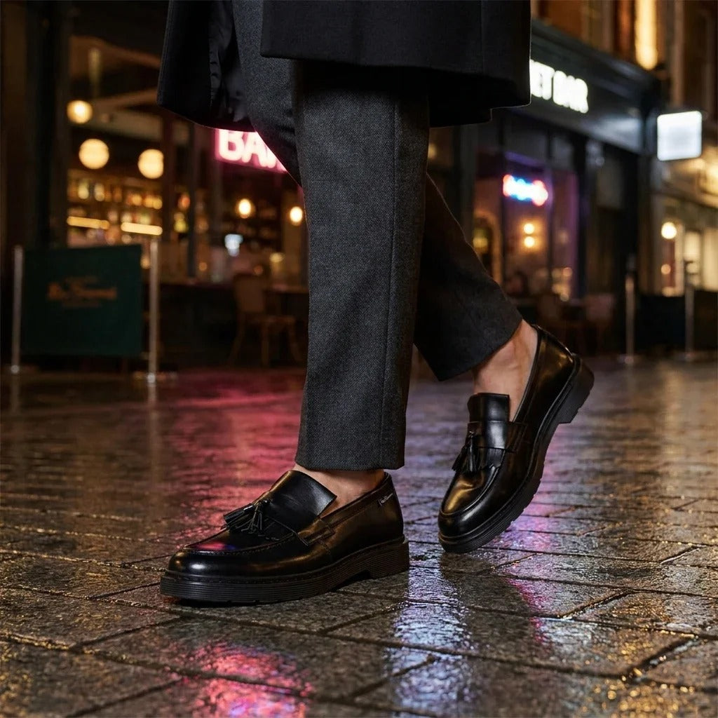 Zwarte leren loafers met dikke zool en kwastjes voor heren