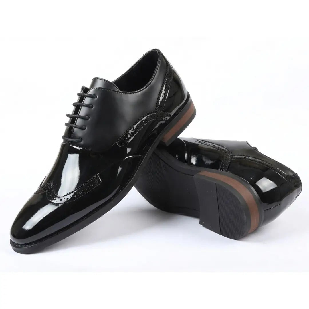 Oxford-schoenen met vleugelneus voor heren, gemaakt van lakleer van PU-kunststof.