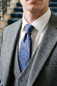 Koningsblauwe heren das met paisley-patroon