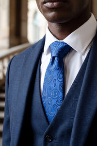 Koningsblauwe paisley stropdas voor heren