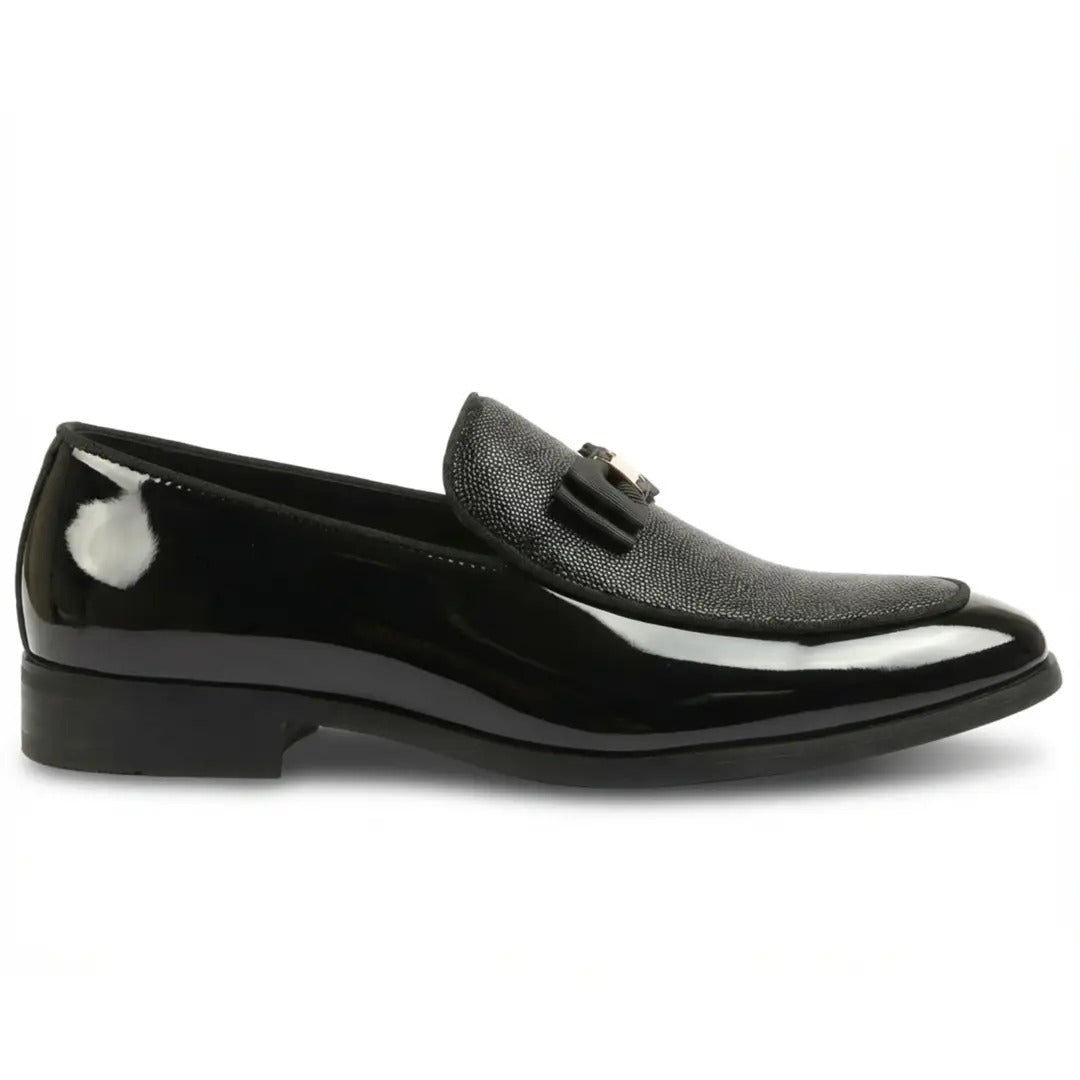 Heren loafers met textuur aan de voorkant en iconische gesp en strik