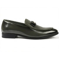 Heren loafers met textuur aan de voorkant en iconische gesp en strik
