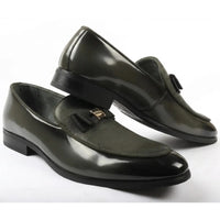 Heren loafers met textuur aan de voorkant en iconische gesp en strik
