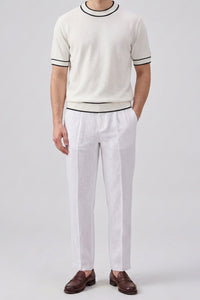 Off-white gebreid T-shirt voor heren, normale pasvorm, ronde hals met contrasterende bies.